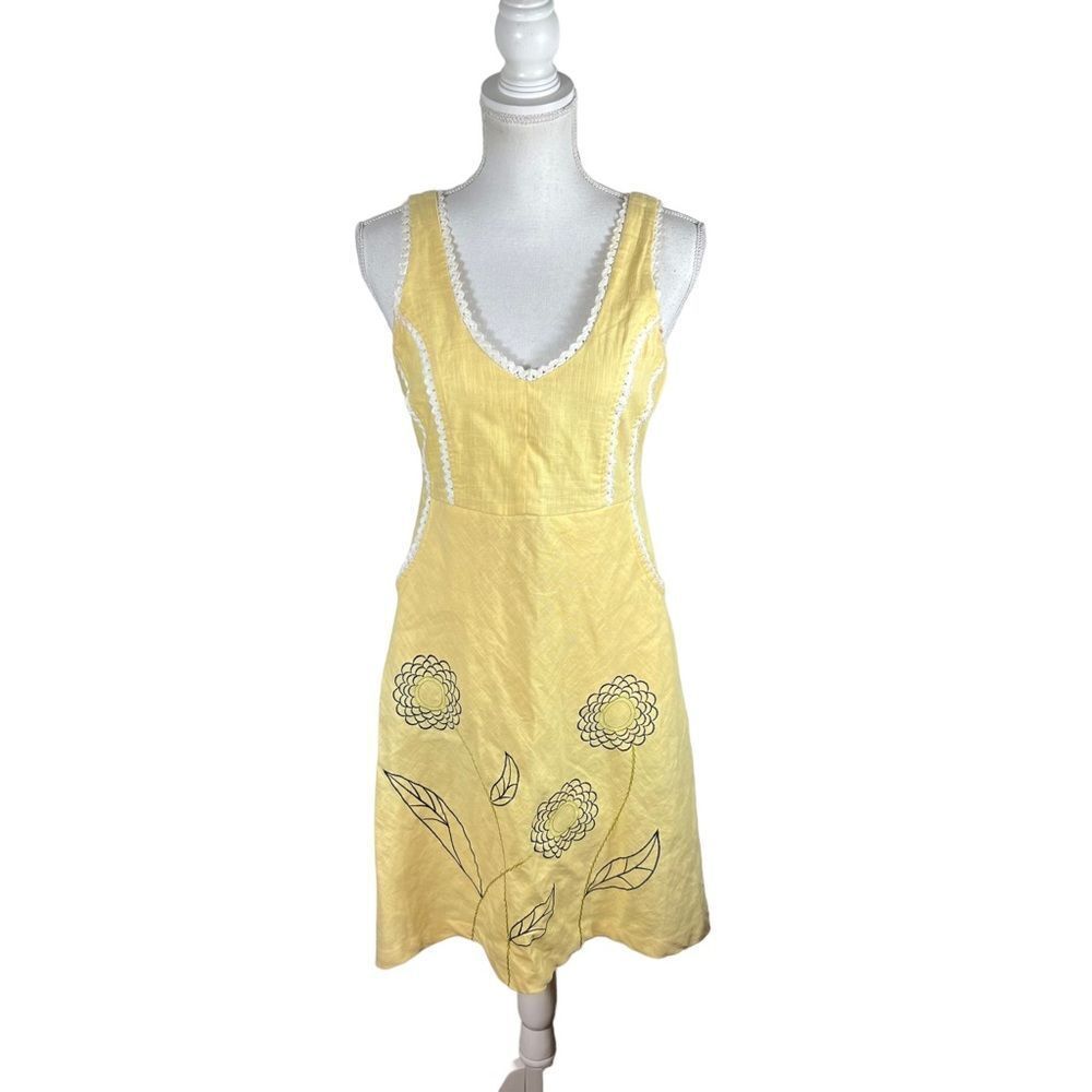 Knitted Dove Yellow Scallop V Neck Linen Embroidered Sunflower Shift Dress